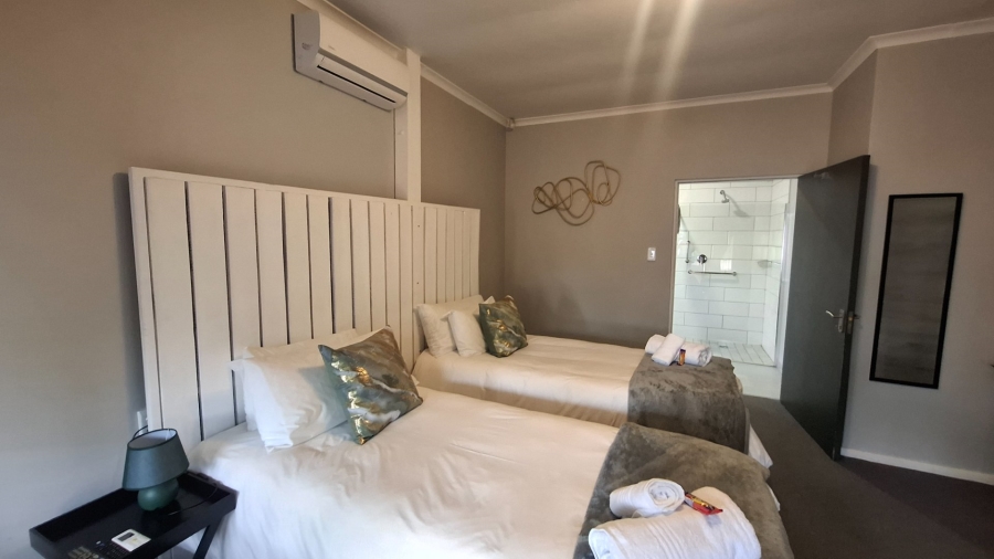5 Bedroom Property for Sale in Blanco Western Cape